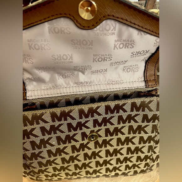 Michael Kors Jet Set MD PKT MF Tote - NWT - Picture 5 of 11